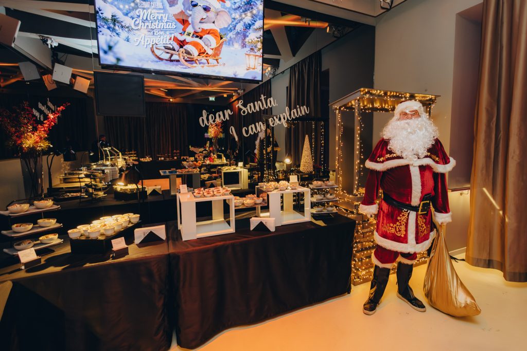 2025-11-28 Palais Berg Palais Wertheim_SantaClaus 0004